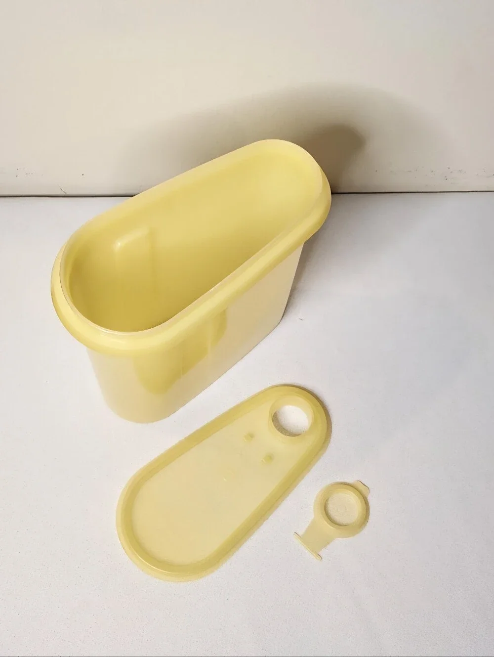 Vintage Tupperware Yellow One Quart Beverage Buddy Pitcher: Slim Design 792